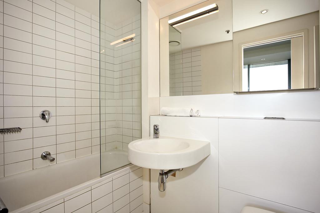 Astra Apartments Мельбурн Номер фото