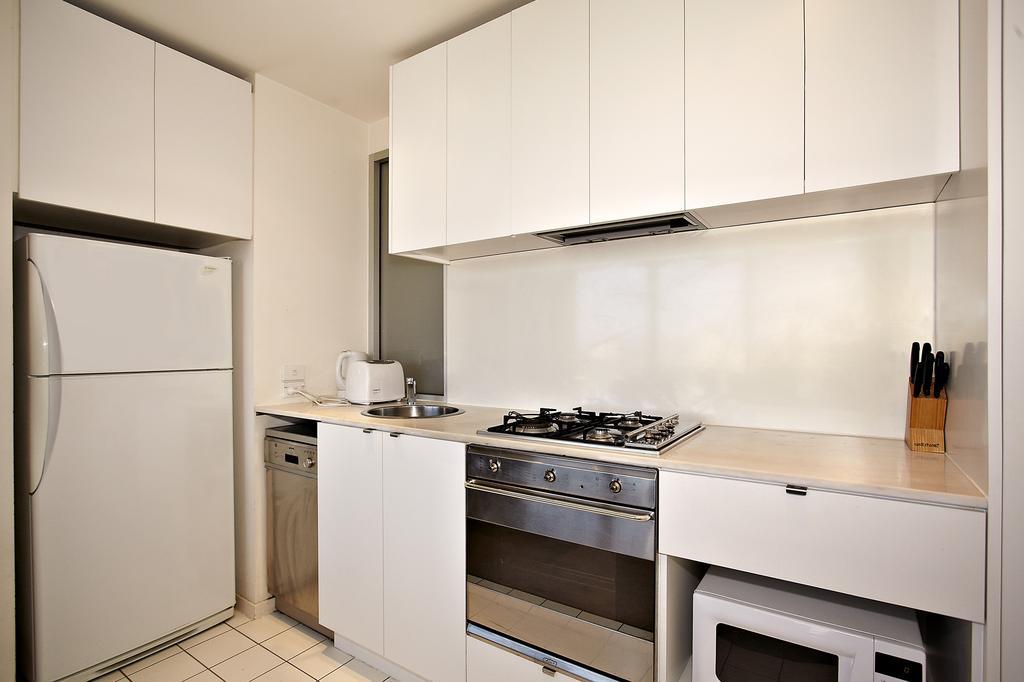 Astra Apartments Мельбурн Номер фото
